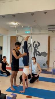 Tammy 塔米瑜珈 空中瑜珈 - 擔任助教示範