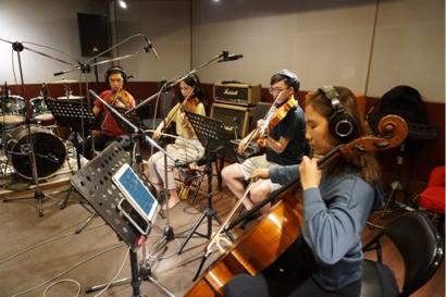 Valerie's Piano Studio｜大安區鋼琴教學 - 2019年受邀為創作歌手單曲錄音，擔任第二小提琴手，單曲於同年發行