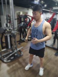 陳教練 - 教cable 訓練上胸過程