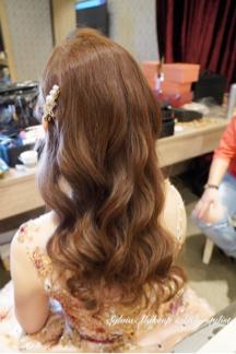 Sylvia Makeup & Hairstylist - 浪漫波浪捲