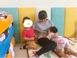 Debbie - 在托育中心陪伴孩子