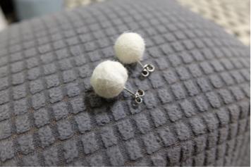 逼逼逼。配音。手作 - 貓毛氈耳環（耳針）