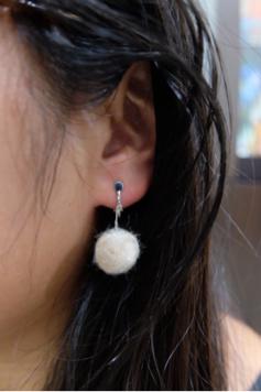 逼逼逼。配音。手作 - 貓毛氈耳環實戴