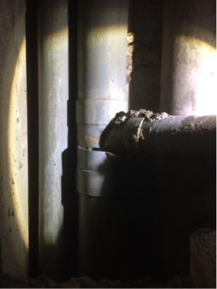 旭泉抓漏工程 - 管道間抓漏，施工前