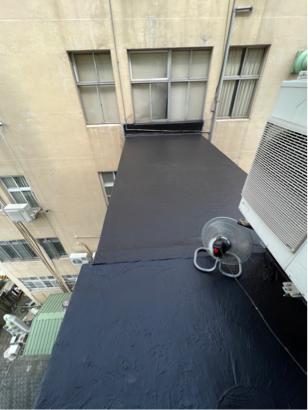 水盾防水工程 - 屏東大學天橋頂，防水工程五道施作工程第三道，雙液型防水中塗