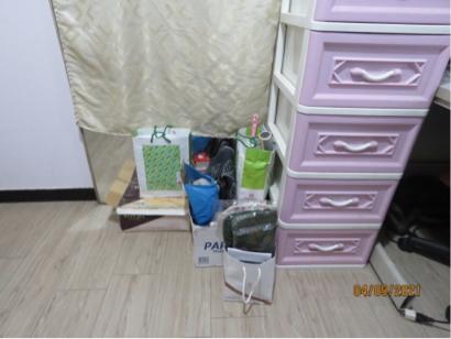 一個很忙的女子 - 來自郵局小姐的委託