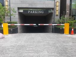 耕易企業有限公司 - 大樓社區柵欄機更換完成，單柵欄改成雙柵欄