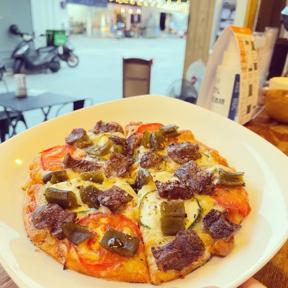 LeChu樂廚餐酒 - 義式手拍剝皮辣椒牛肉披薩