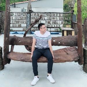 提供多平台數據分析服務的專家個人