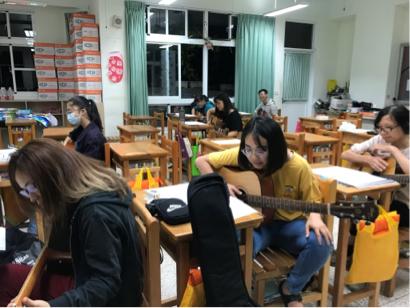 周振隆 - 花蓮社區大學吉他班