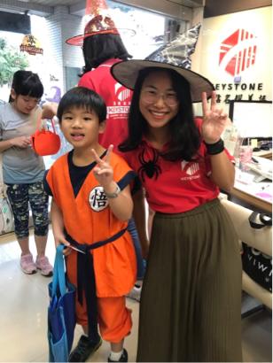 曹明珠 - 還在補習班上課時的萬聖節