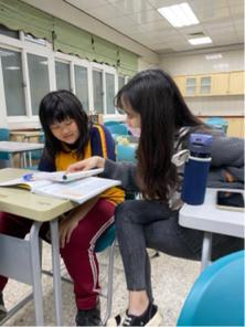 張庭瑄 - 聯電課輔中心輔導學生作業