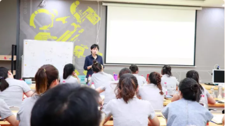 Canny - 指導重慶紅黃藍幼兒園老師如何啟發幼兒園學生創意發明，包含引導式教學、課程設計架構、心態等。
