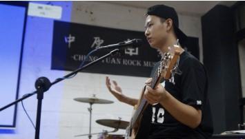 洪睿宏 - 中原熱音教學現場