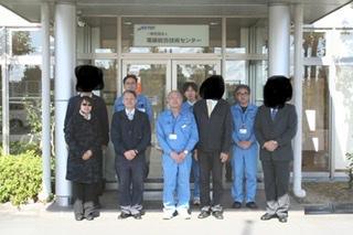 謝佩青 - 到日本實驗室參訪時擔任日本口譯人員
，負責參訪實驗室工廠見學、台日兩方公司簡報時的口譯人員。