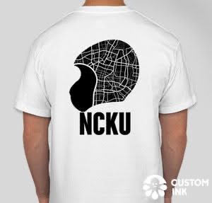 曾倩婷 - 都計系活動隊服投稿背面