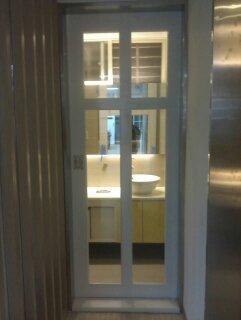 周致立 - 基督教禮堂門