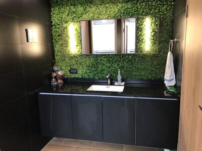 清和室內裝修設計工作室 - 化妝室的一抹綠意