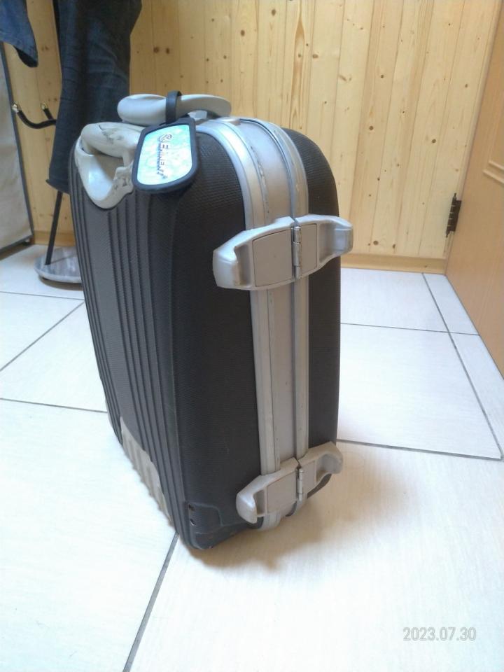 行李箱維修案件圖片