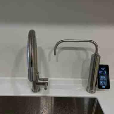 益泉淨水設備有限公司-李昱宏 - NI5觸控面板龍頭