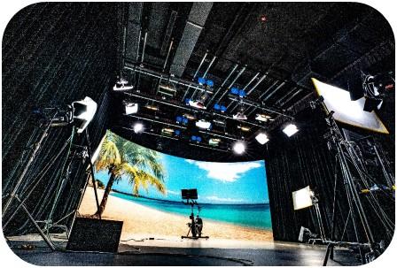 媲美電視台-挑高5.5米多元科技規格設備(A、B區攝影棚出租 - 