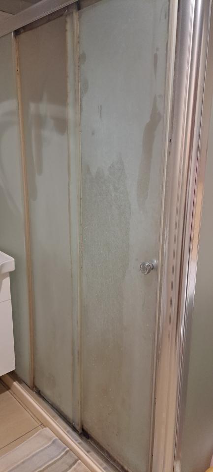 淋浴拉門安裝維修案件圖片