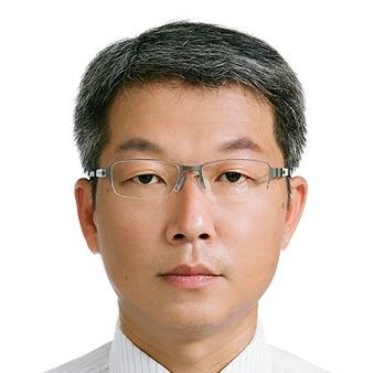 提供729球拍服務的專家Leo HUANG