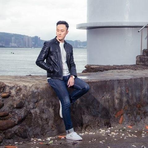 提供公關服務的專家Eason 