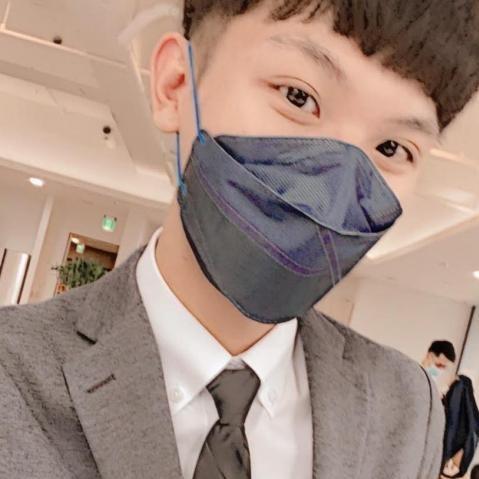 提供塔羅牌占卜服務的專家Alston-塔羅占卜｜紫微斗數流年