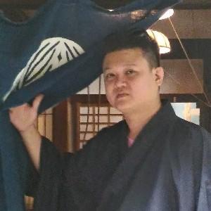 提供租車七人座服務的專家小虎師傅