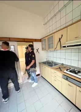 元昌工程有限公司 - 協助拆除，與顧客說明講解中