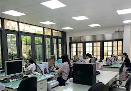 健華聯合事務所 - 事務所前辦公室