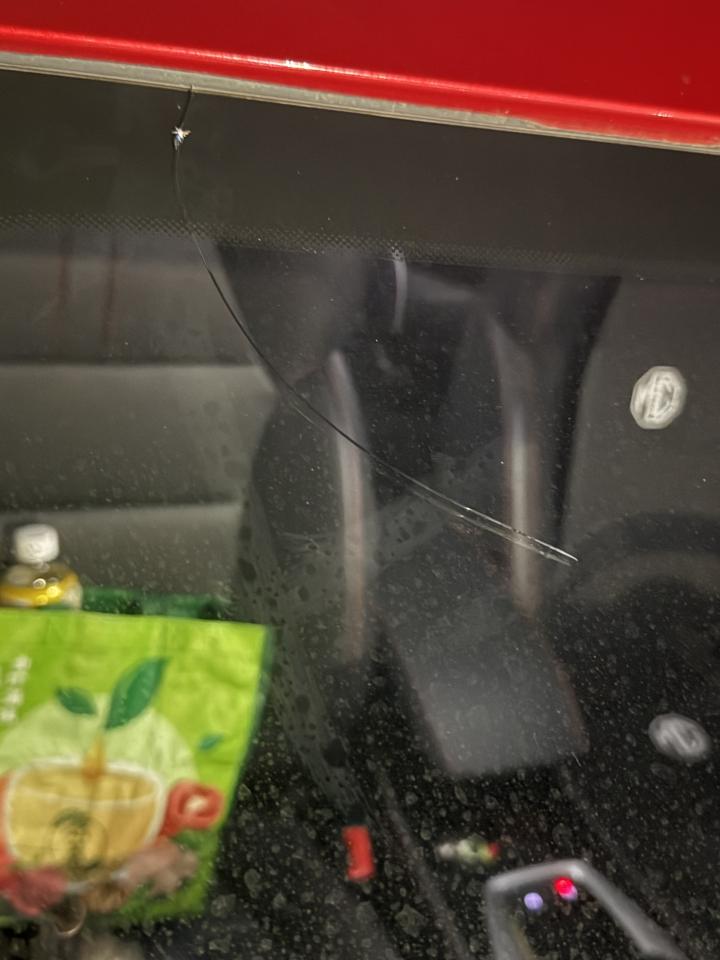 汽車玻璃修補案件圖片