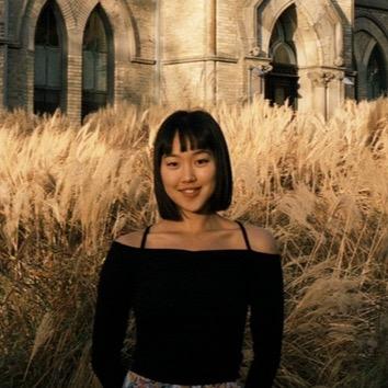 提供睫毛夾用法服務的專家Chelsea