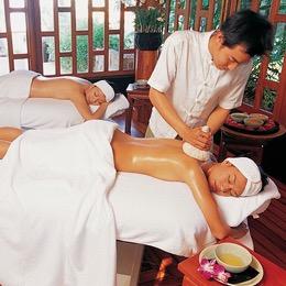 提供拉筋服務的專家普吉島精油Spa