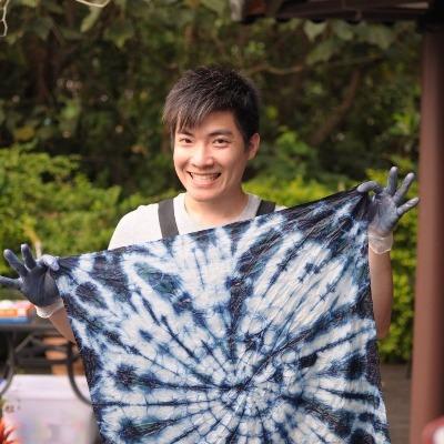 提供包車旅遊行程服務的專家邱建霖