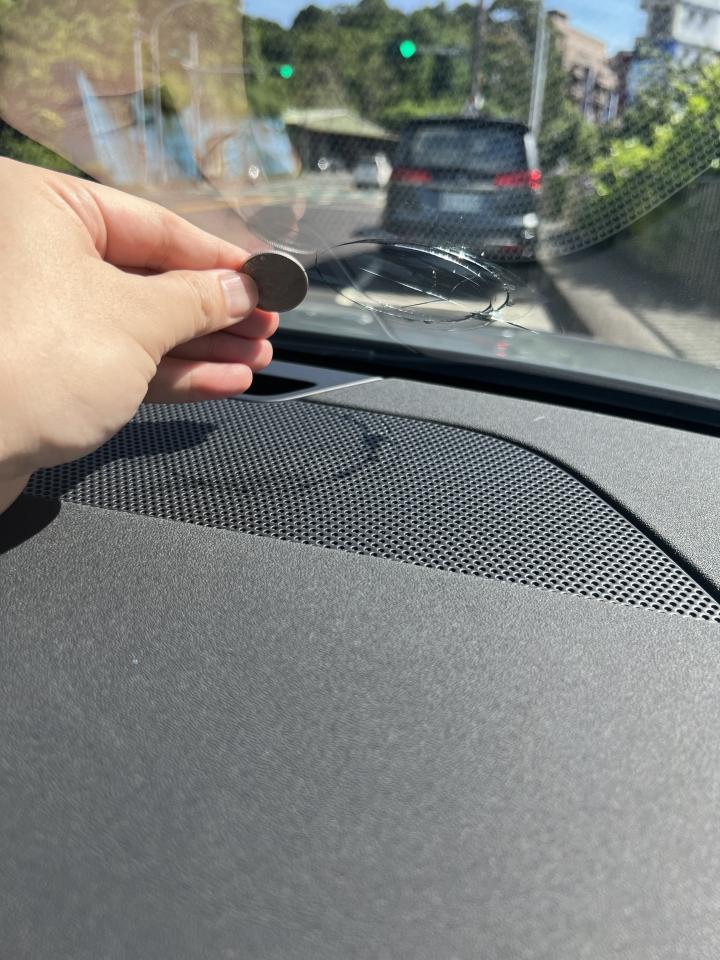 汽車玻璃修補案件圖片