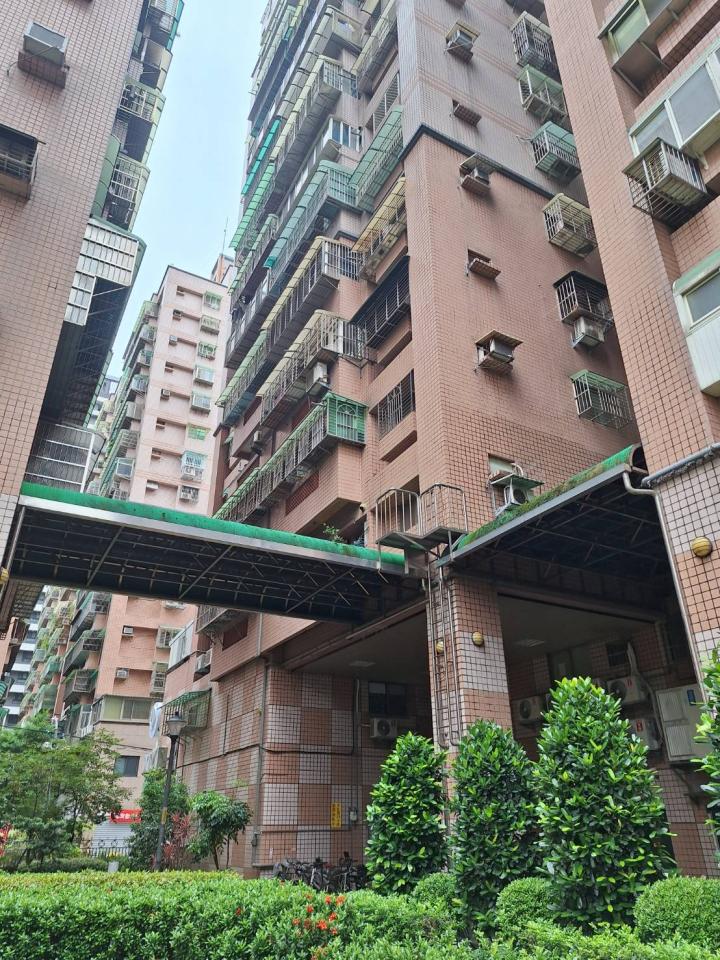 採光罩案件圖片