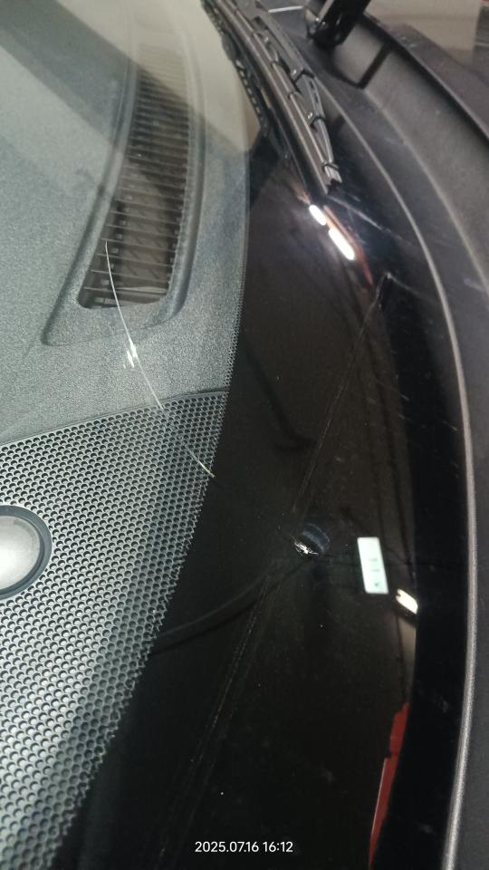 汽車玻璃修補案件圖片