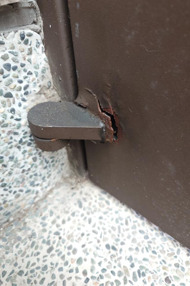鐵門案件圖片