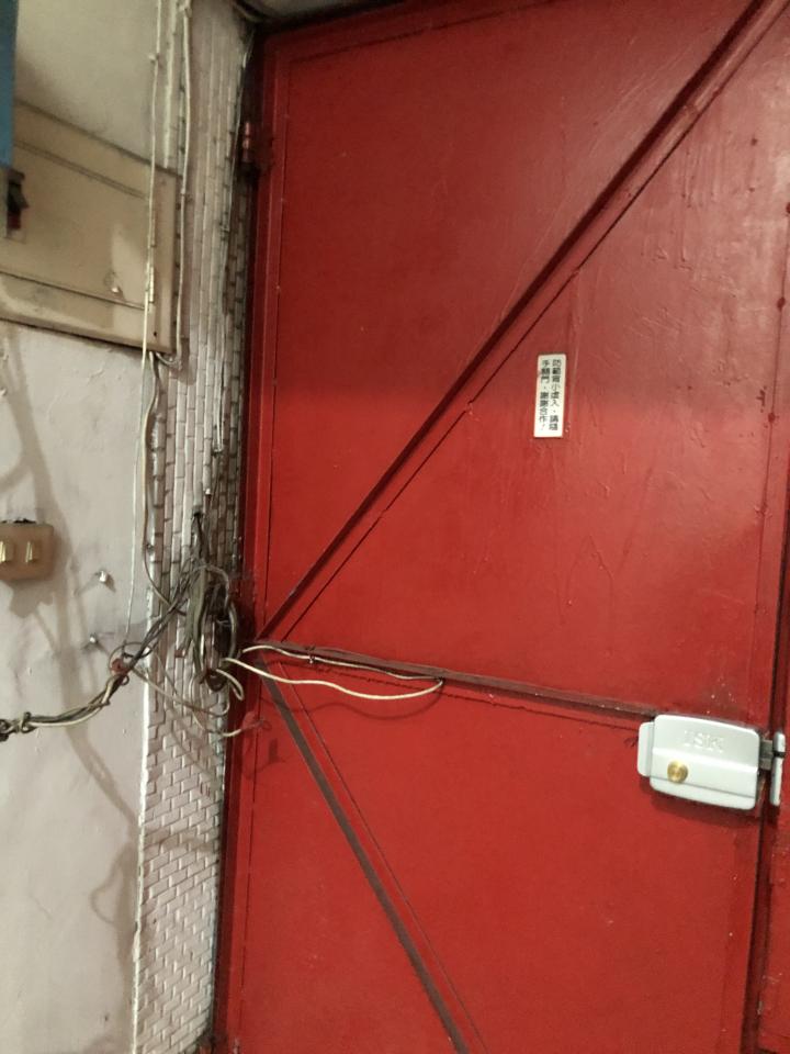 鐵門案件圖片