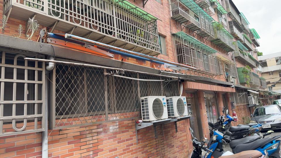 屋簷排水槽施工案件圖片