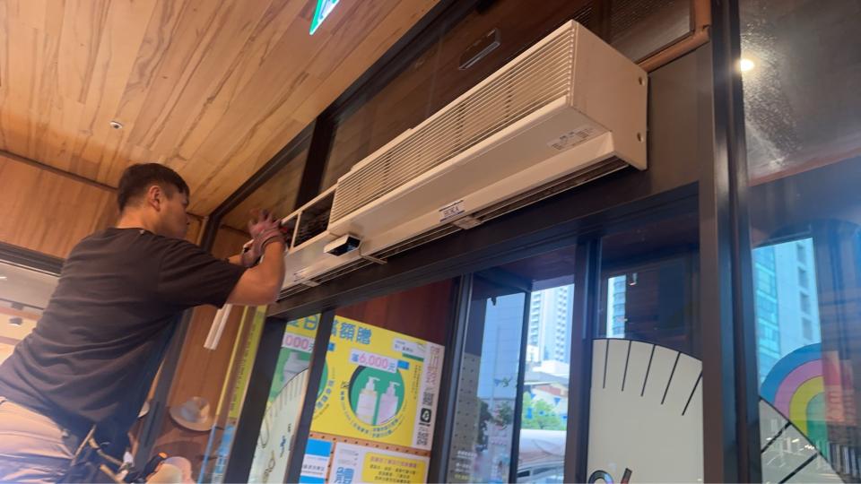 空氣門安裝案件圖片