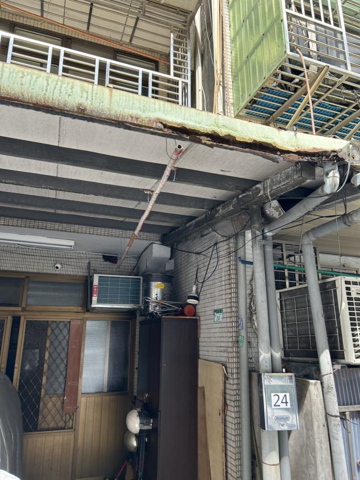 屋簷排水槽施工案件圖片