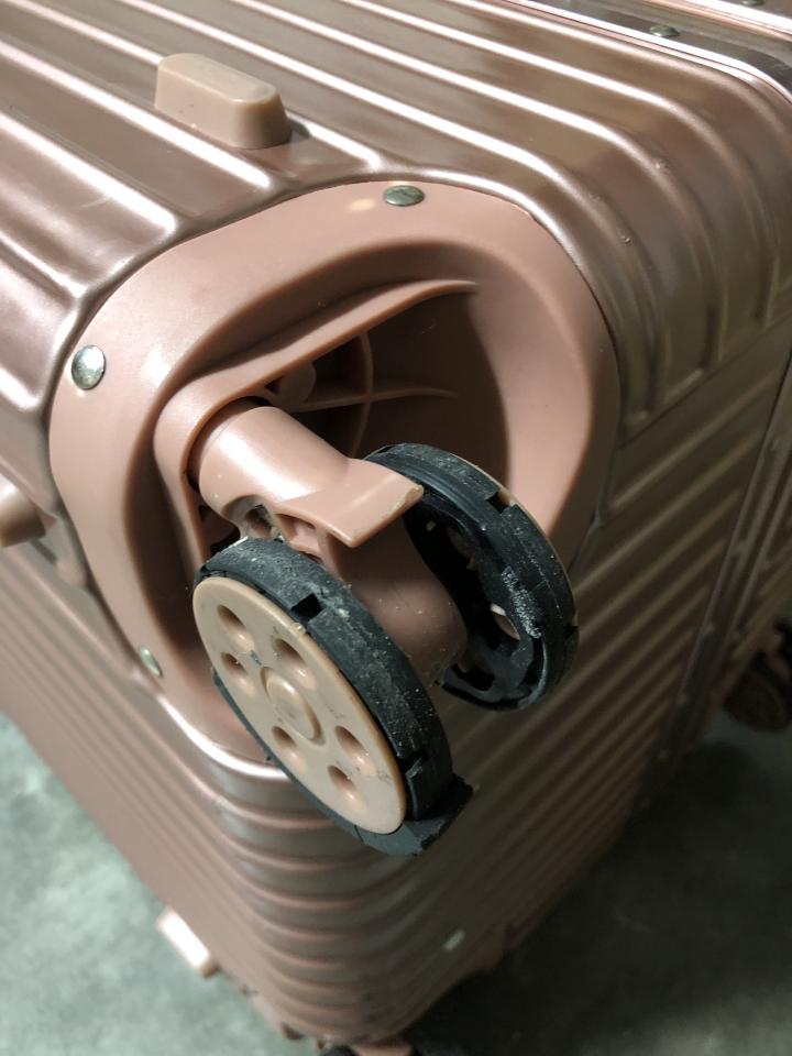 行李箱維修案件圖片