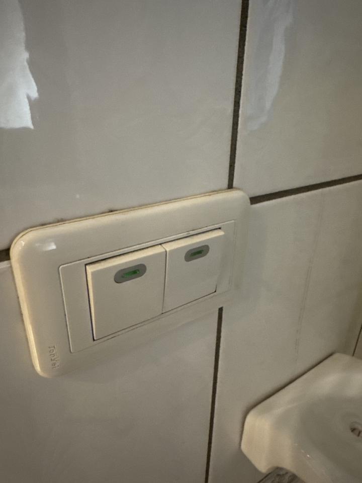 燈具維修案件圖片 燈具維修案件圖片