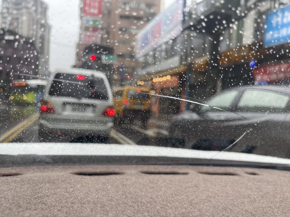 汽車玻璃修補案件圖片