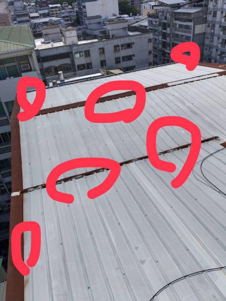 鐵皮屋頂案件圖片