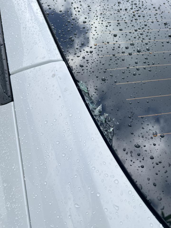 汽車玻璃修補案件圖片