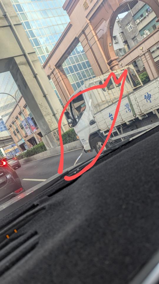 汽車玻璃修補案件圖片